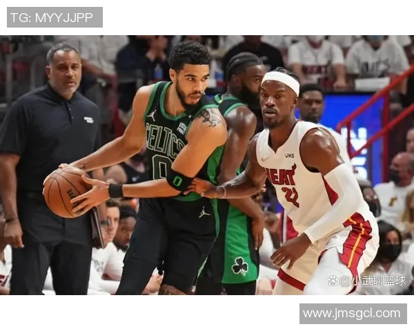 湖人王朝与热火的巅峰对决:历史交锋与传奇球员的荣耀之路