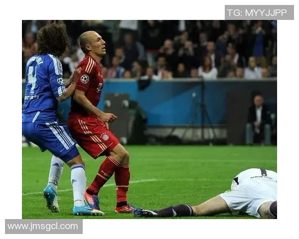 罗本与切赫的巅峰对决：足球场上的传奇对抗与辉煌时刻回顾