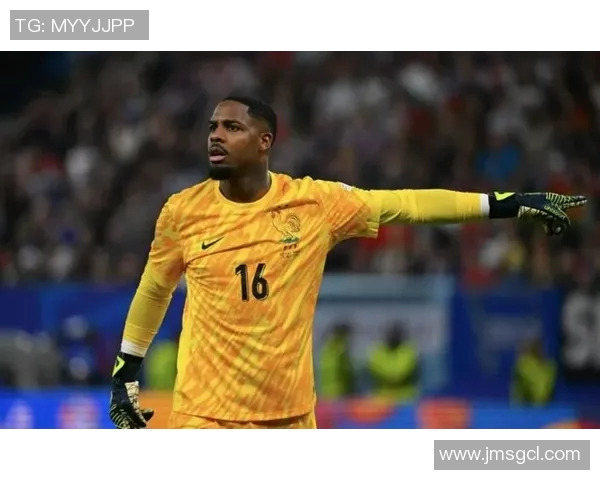 迈尼昂的崛起与挑战：他如何改变足球守门员的角色与未来发展